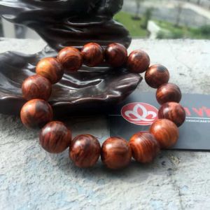 Vòng đeo tay gỗ vân đẹp